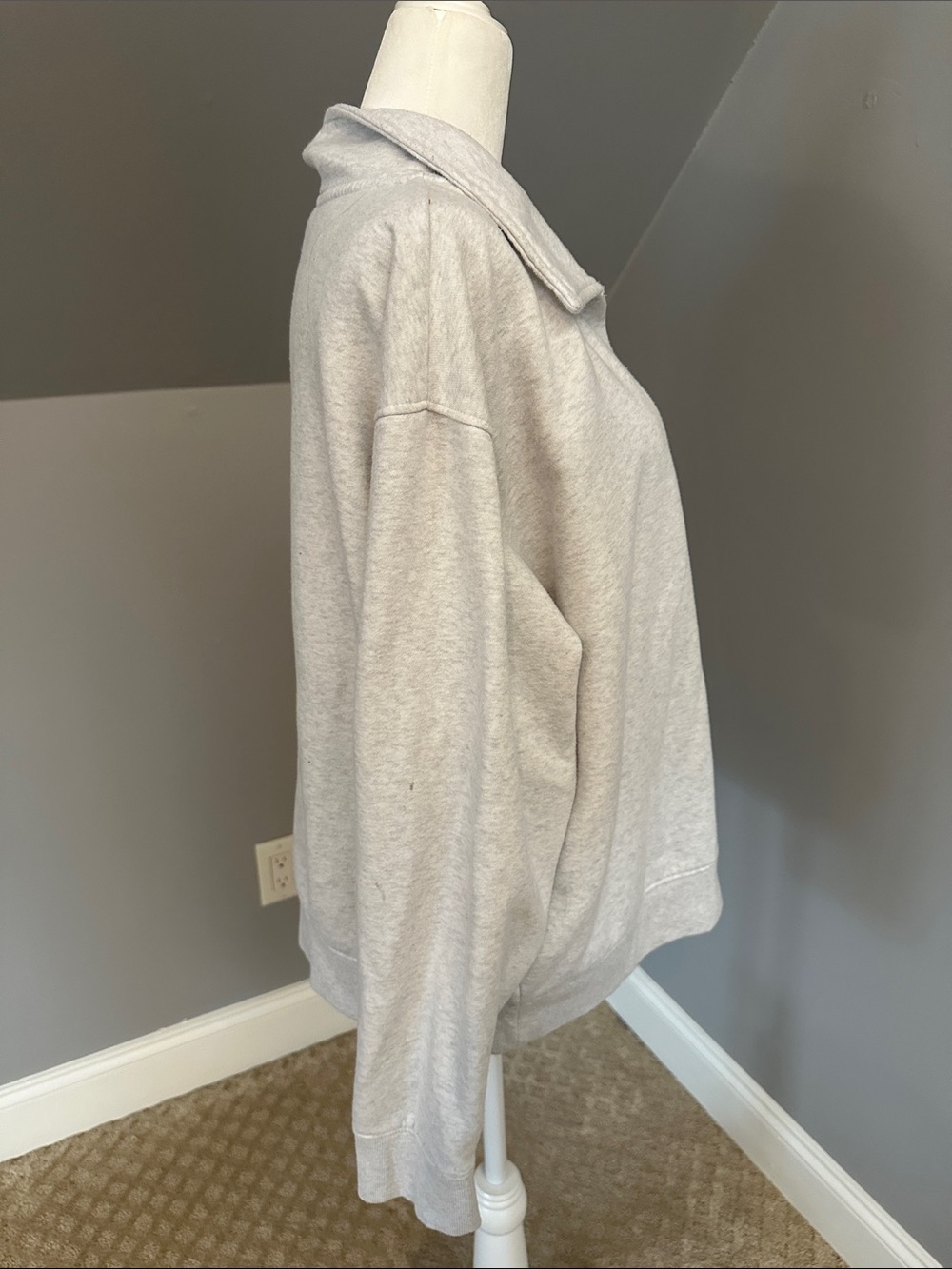 Universal Thread Light Gray Collared V-Neck Pullover - Picture 3 of 5